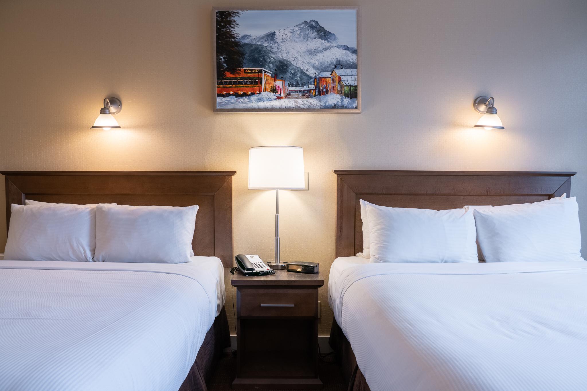 Irwin'S Mountain Inn Банф Экстерьер фото